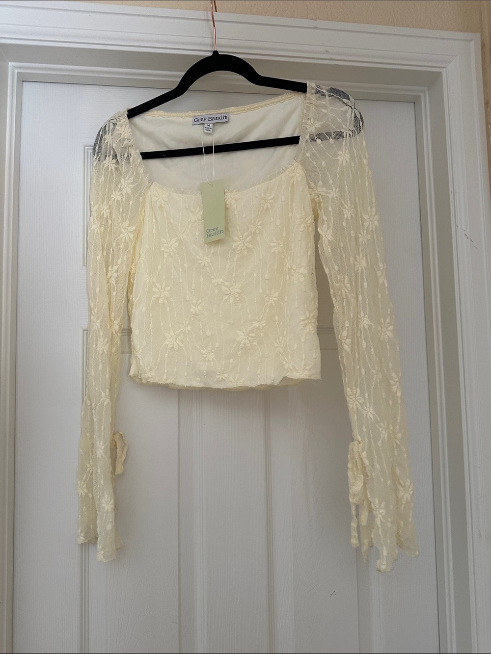 Grey Bandit Warm Ivory Floral Lace Long-Sleeve Crop Top